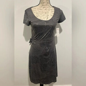 Merrell SelectWick Siena Cinch Dress. Size small. Gray/Black. NWT